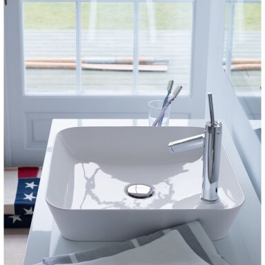 Duravit Cape Cod pastatomas ant stalviršio praustuvas su skyle maišytuvui 460x460 Duravit Cape Cod pastatomas ant stalviršio praustuvas su skyle maišytuvui 460x460