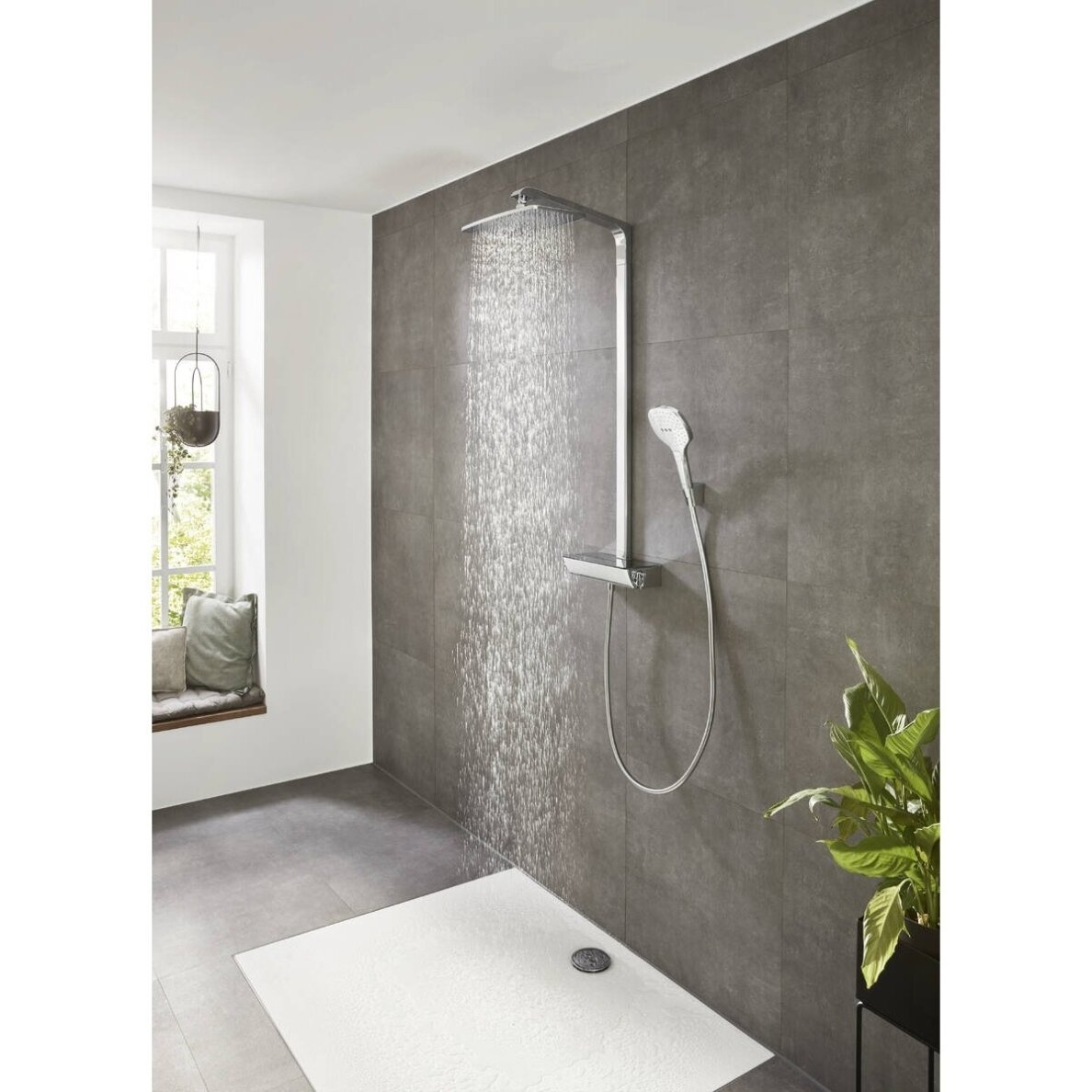 Hansgrohe Raindance E Showerpipe 360 27112000 virštinkinė termostatinė dušo sistema 1 Hansgrohe Raindance E Showerpipe 360 27112000 virštinkinė termostatinė dušo sistema 1
