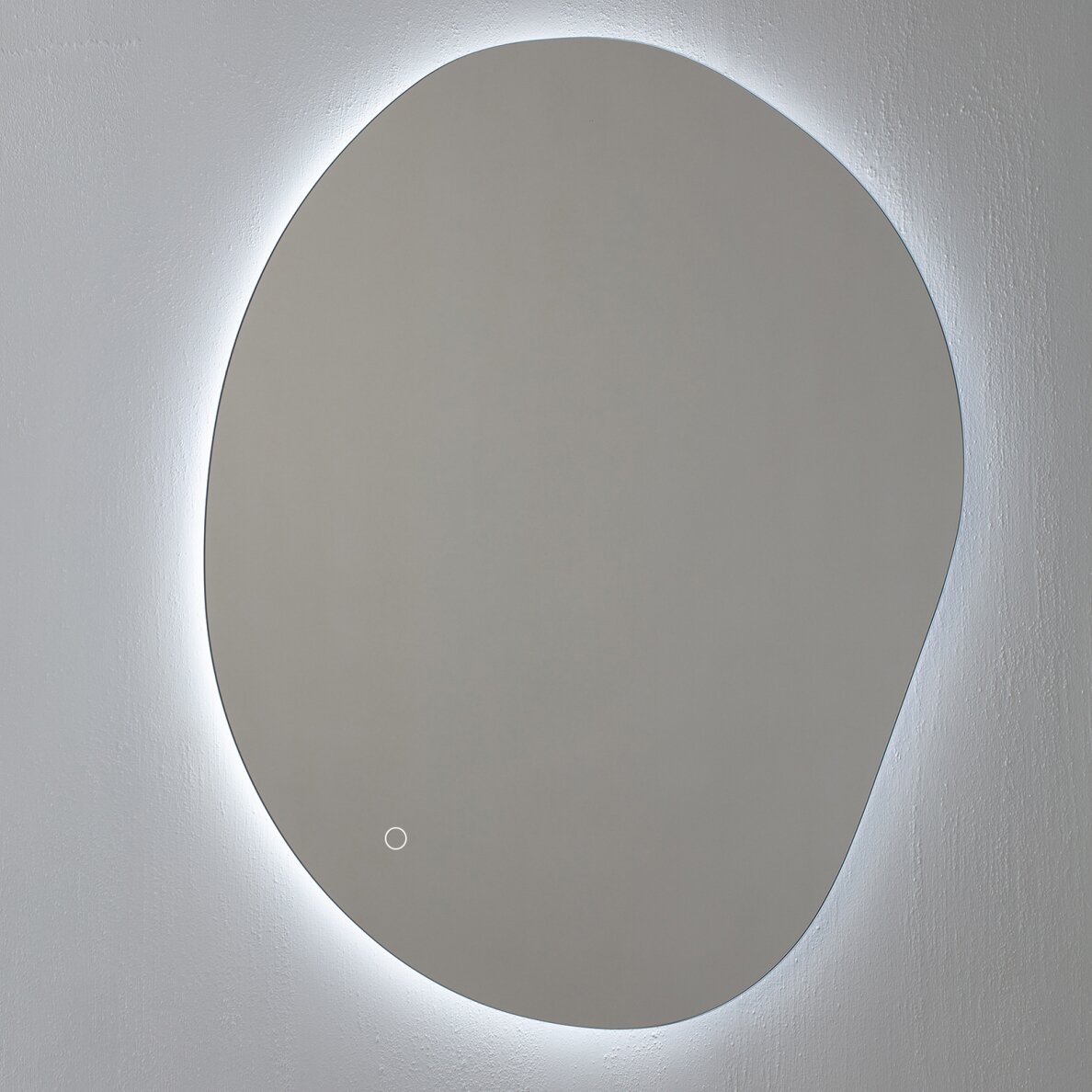 Kamė ORGANIC veidrodis su LED apšvietimu 90 × 80 cm 1 Kamė ORGANIC veidrodis su LED apšvietimu 90 × 80 cm 1