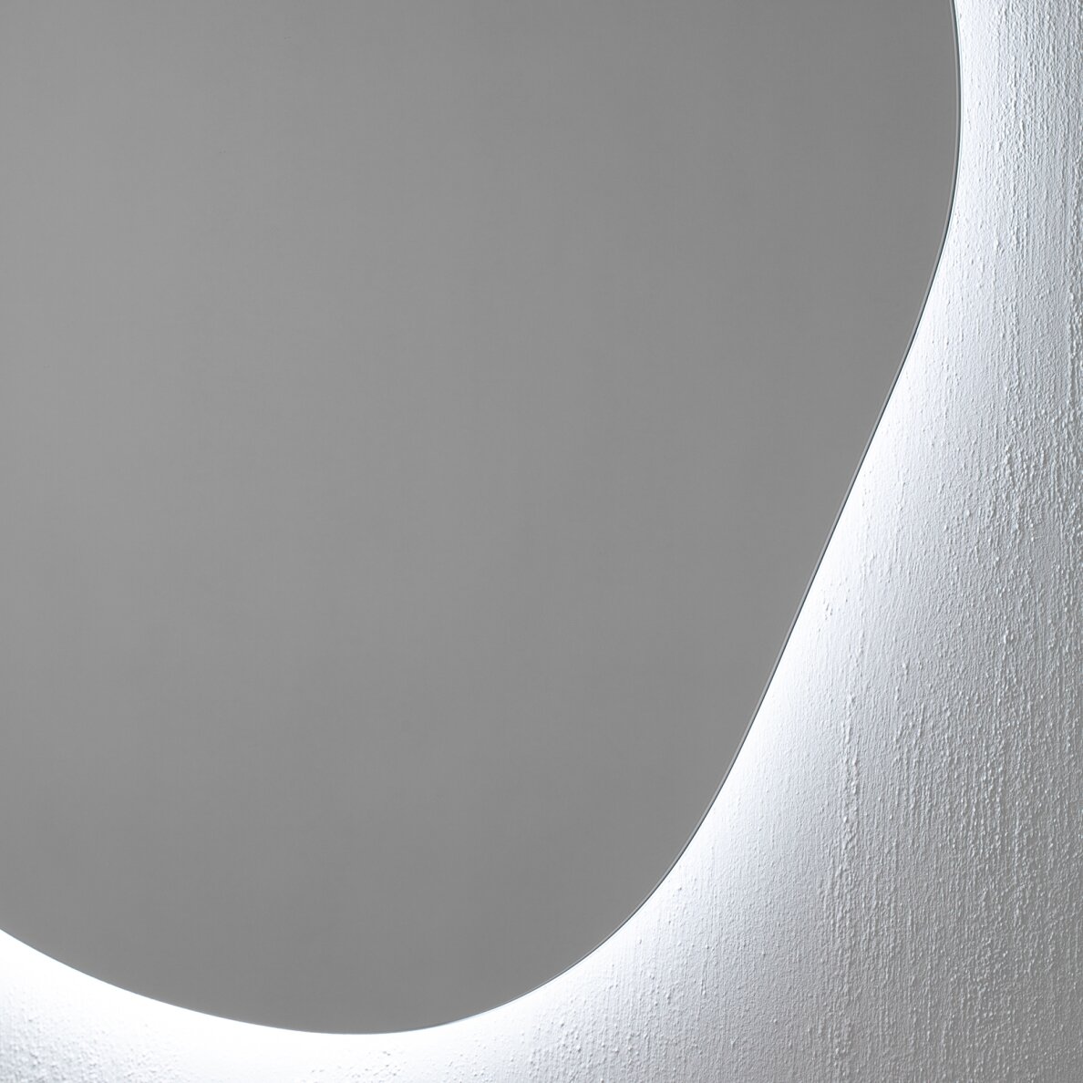 Kamė ORGANIC veidrodis su LED apšvietimu 90 × 80 cm 5 Kamė ORGANIC veidrodis su LED apšvietimu 90 × 80 cm 5