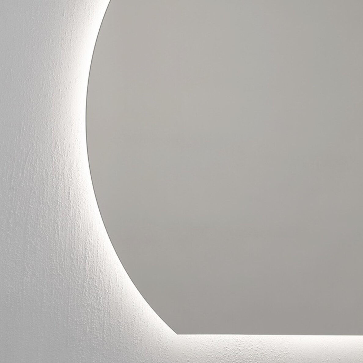Kamė SEMIROUND veidrodis su LED apšvietimu 120 × 110 cm 2 Kamė SEMIROUND veidrodis su LED apšvietimu 120 × 110 cm 2