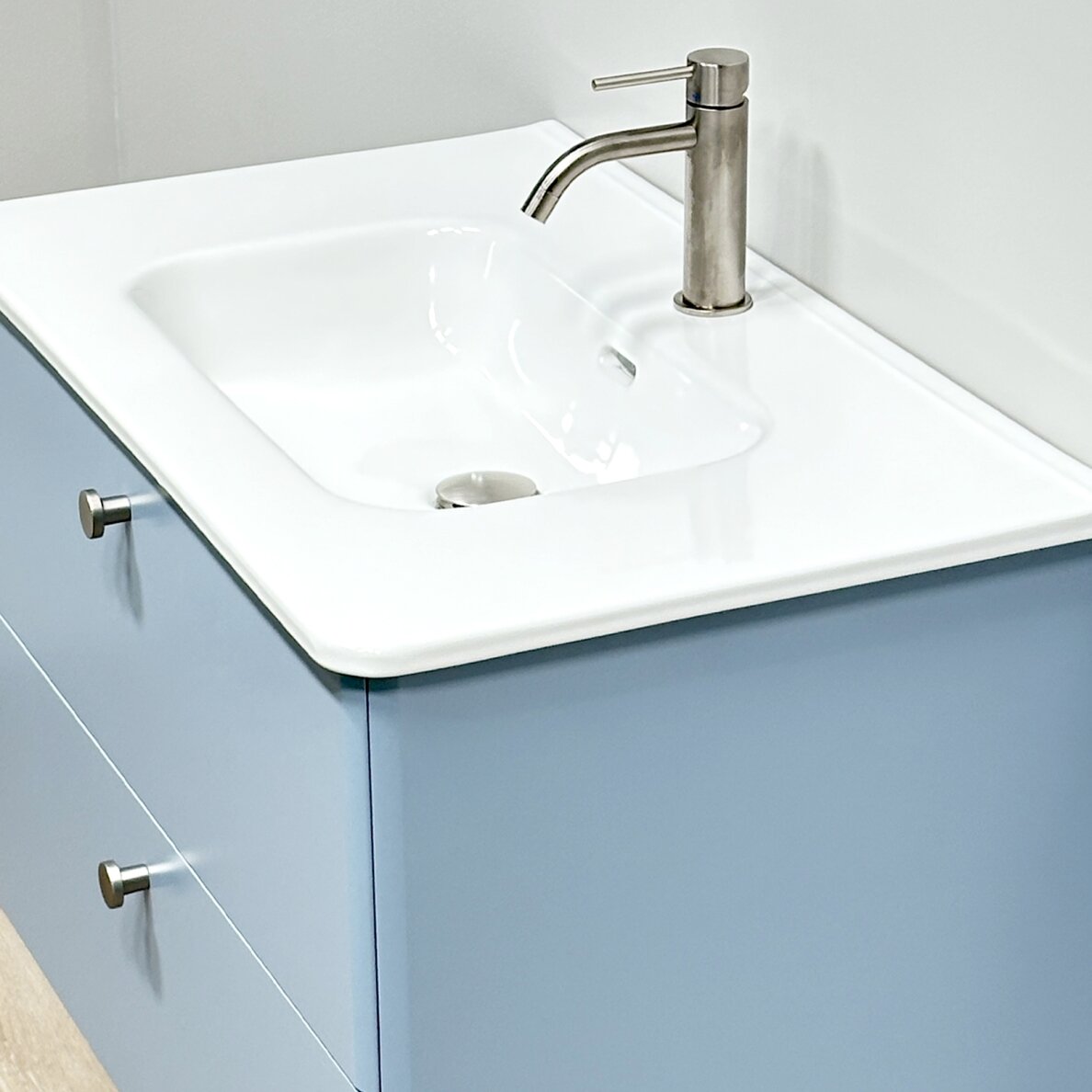 Kamė SOFT įleidžiamas keraminis praustuvas 80 cm, baltas 1 Kamė SOFT įleidžiamas keraminis praustuvas 80 cm, baltas 1